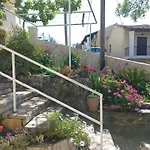 Oneiro House